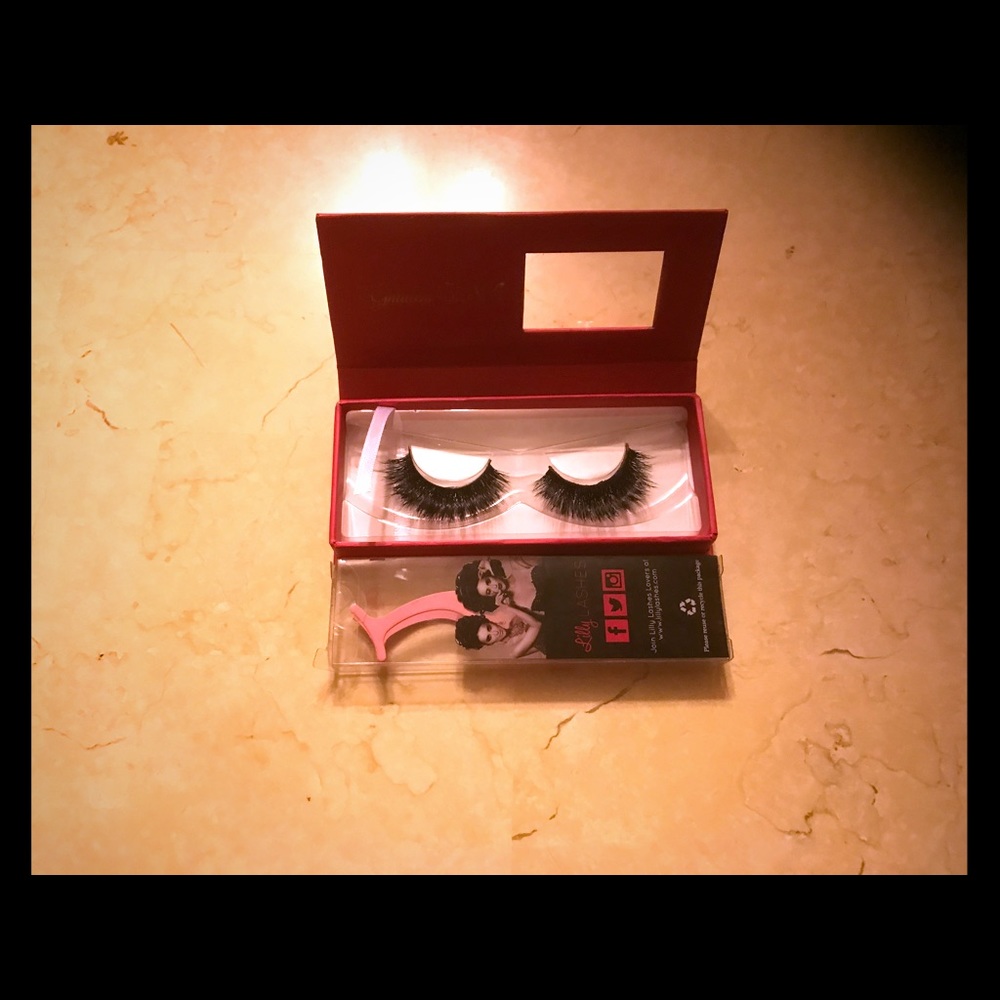 Lilly eyelashes