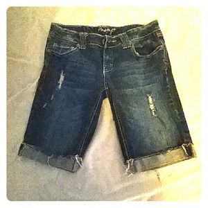 Above knee capris size 7