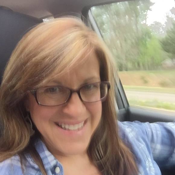 Meet your Posher, Renee - Picture 2 of 2