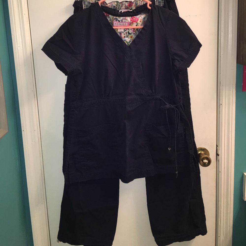 Koi Navy scrub set size medium
