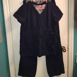 Koi Navy scrub set size medium