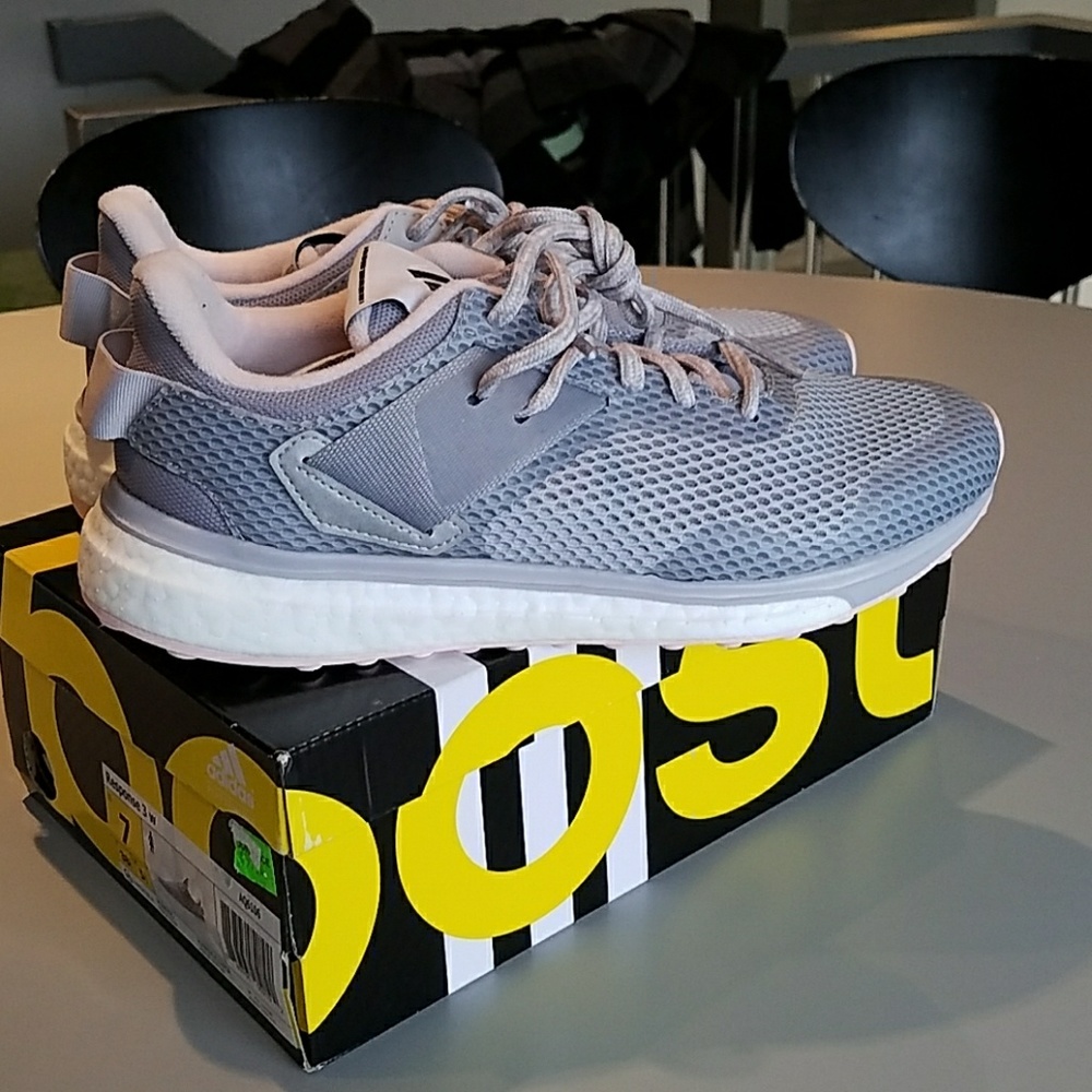 ADIDAS BOOST RESPONSE 3W RUNNING SHOE