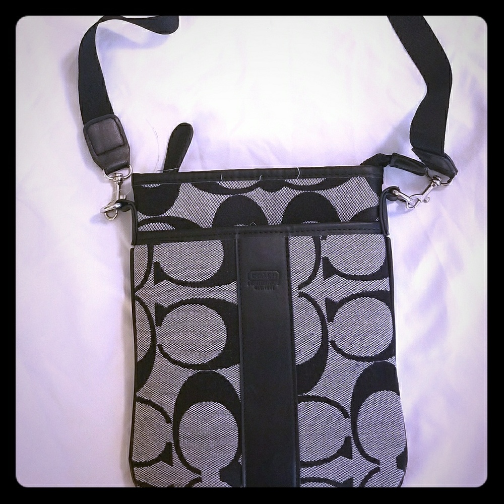 Authentic Coach crossbody Purse