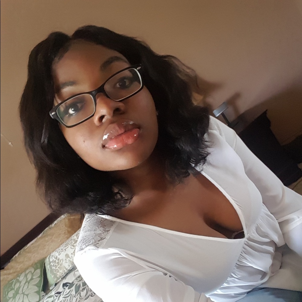 Meet your Posher, Maeva