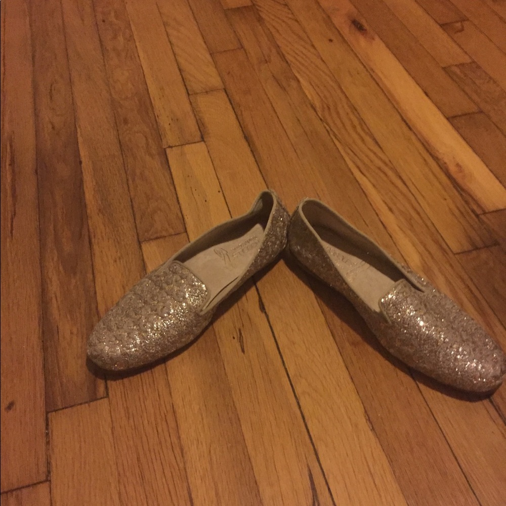 Shoes - Picture 2 of 3