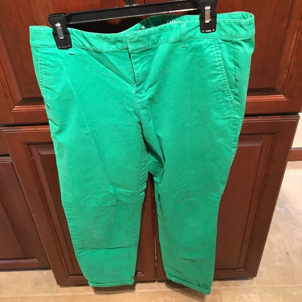 Kelly green gap khakis