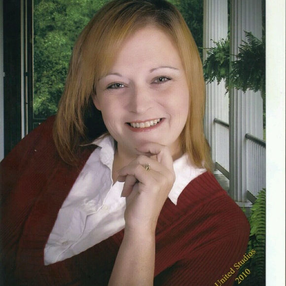 Meet your Posher, Melanie - Picture 1 of 1