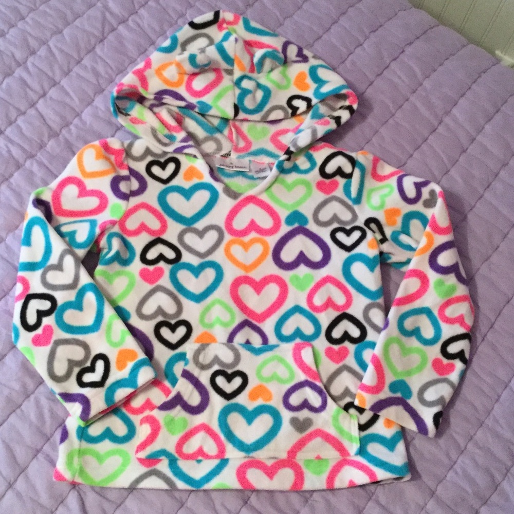 Colorful heart fleece pullover w/hoodie.