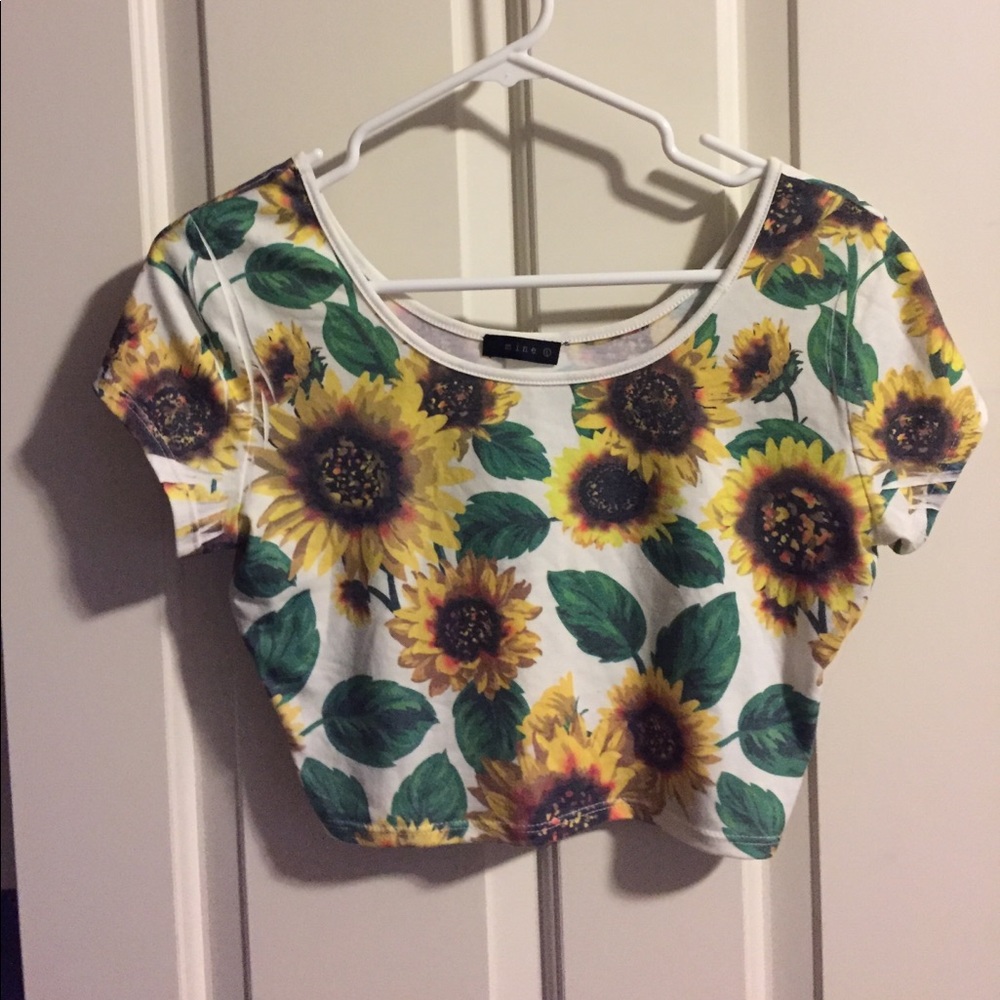 Women's Sunflower Crop Top  🌻