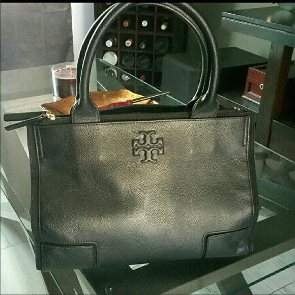 🎉PRICE DROP!! 🎉Tory Burch Purse! 😍 - Picture 3 of 8