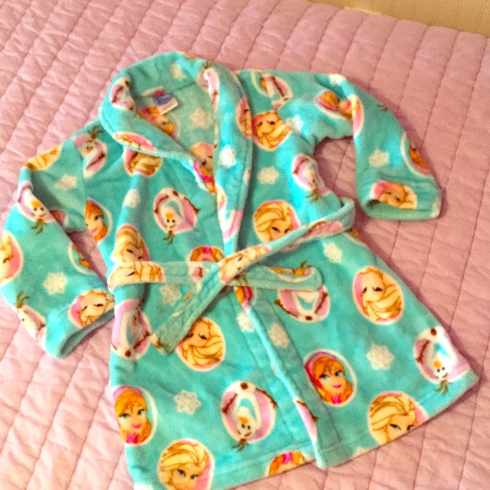 Disney Frozen Olaf bathrobe.