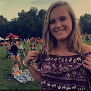 Meet your Posher, Makenzie