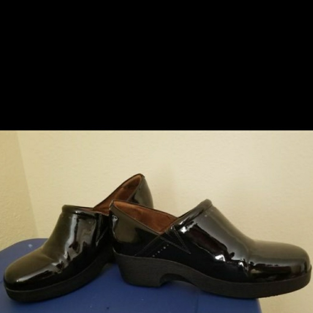 Women's work shoes