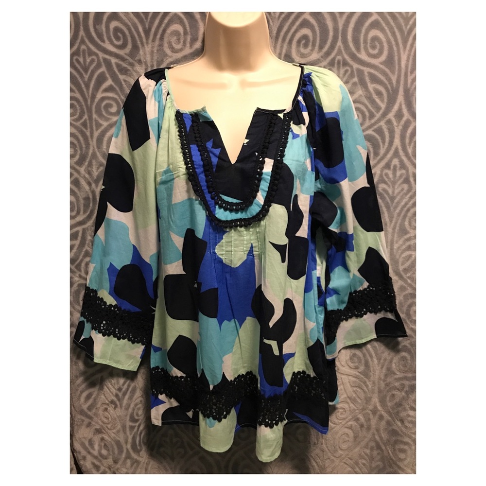 Crown & ivy colorful long sleeve tunic