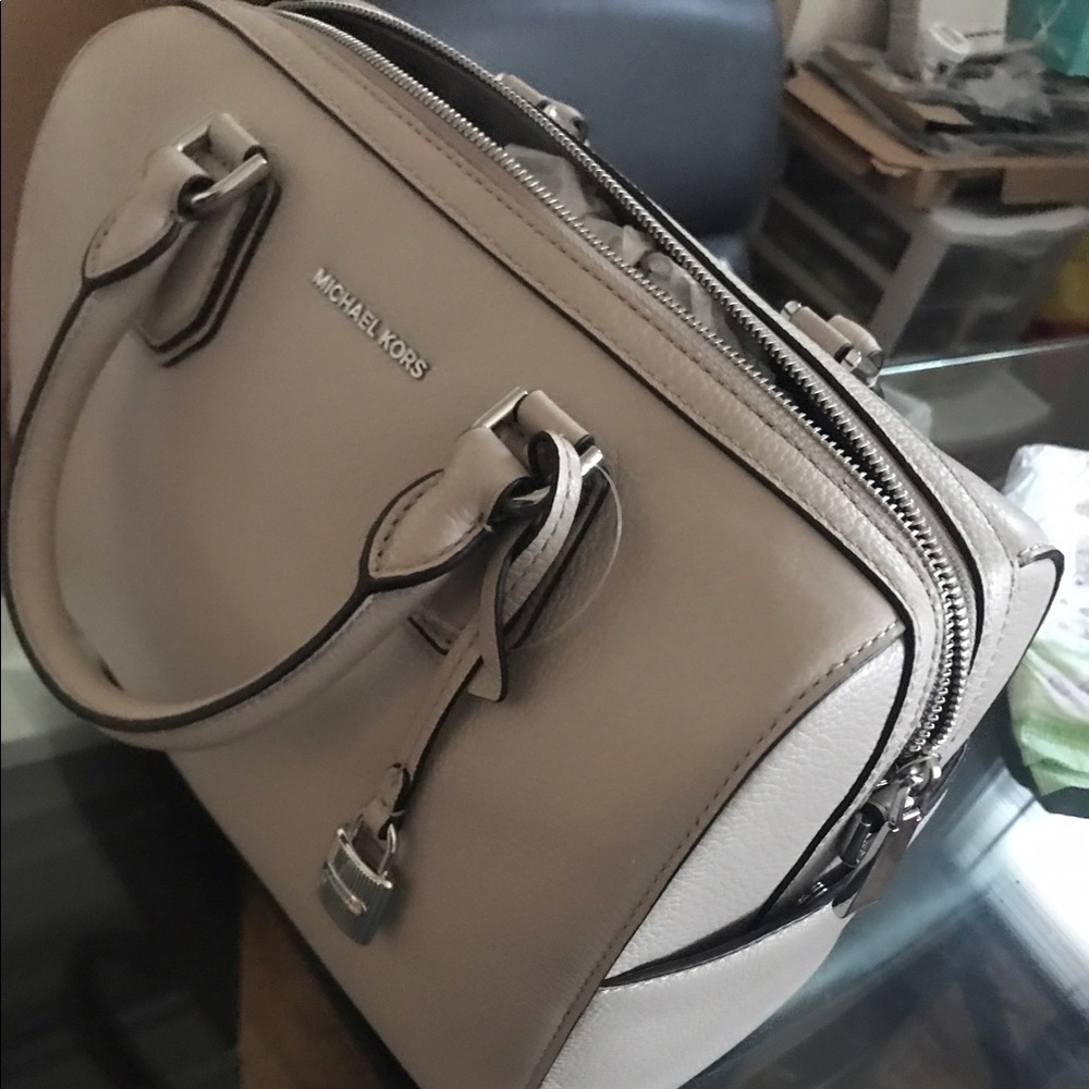 Micheal kors purse