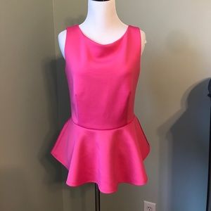 Adorable key hole back peplum top