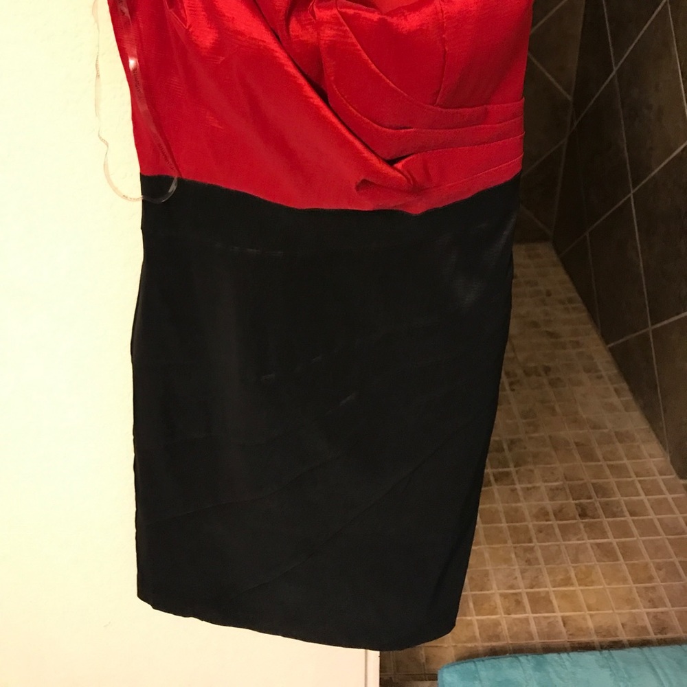 Black and red cocktail dress - Picture 2 of 4