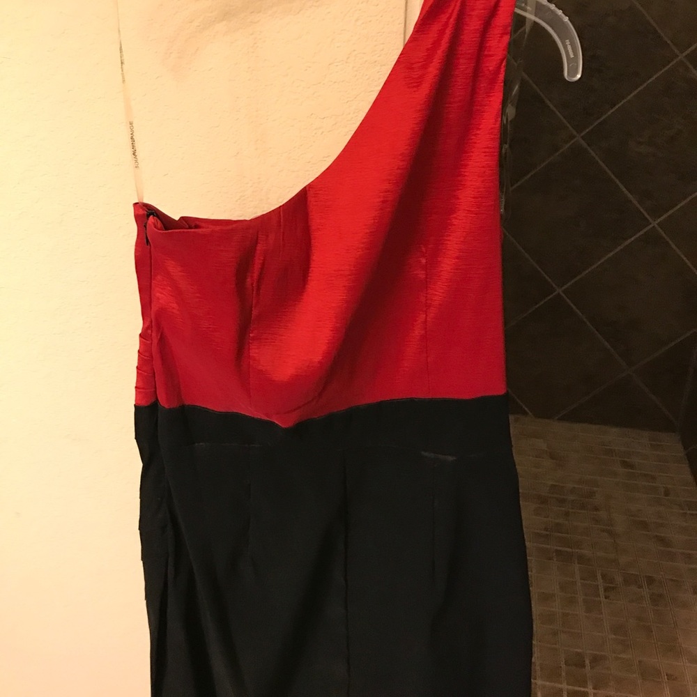 Black and red cocktail dress - Picture 4 of 4
