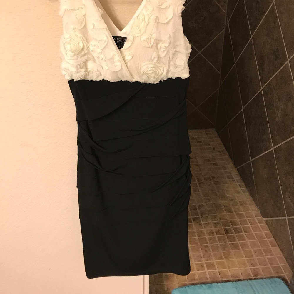 Black, white cocktail dress - Picture 2 of 6