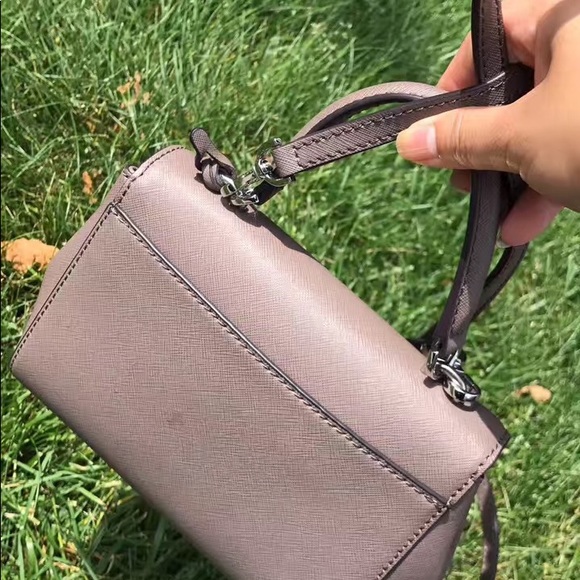 New Michael Kors Mini Ava is sale! - Picture 2 of 8