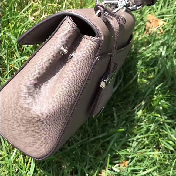 New Michael Kors Mini Ava is sale! - Picture 5 of 8