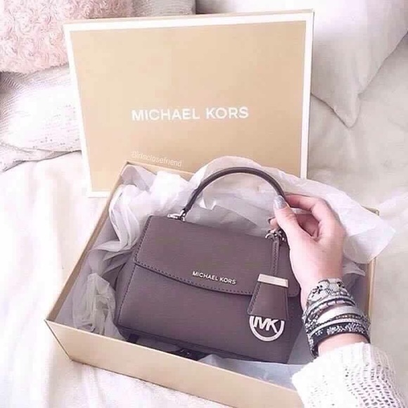 New Michael Kors Mini Ava is sale! - Picture 7 of 8