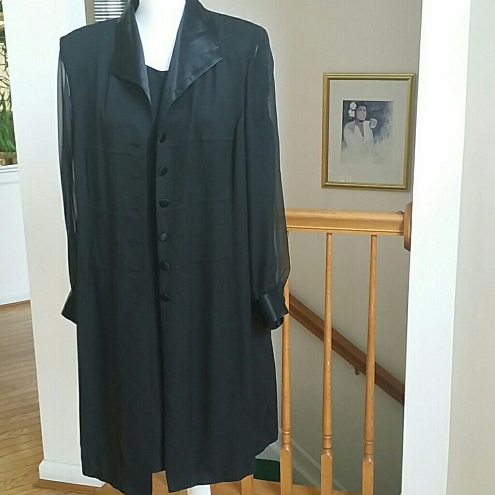 PRETTY DRESS & COAT WITH SHEER SLEEVES