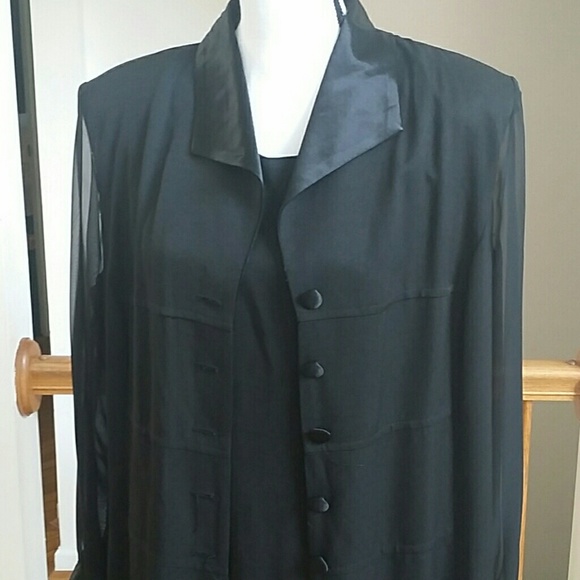 PRETTY DRESS & COAT WITH SHEER SLEEVES - Picture 6 of 8