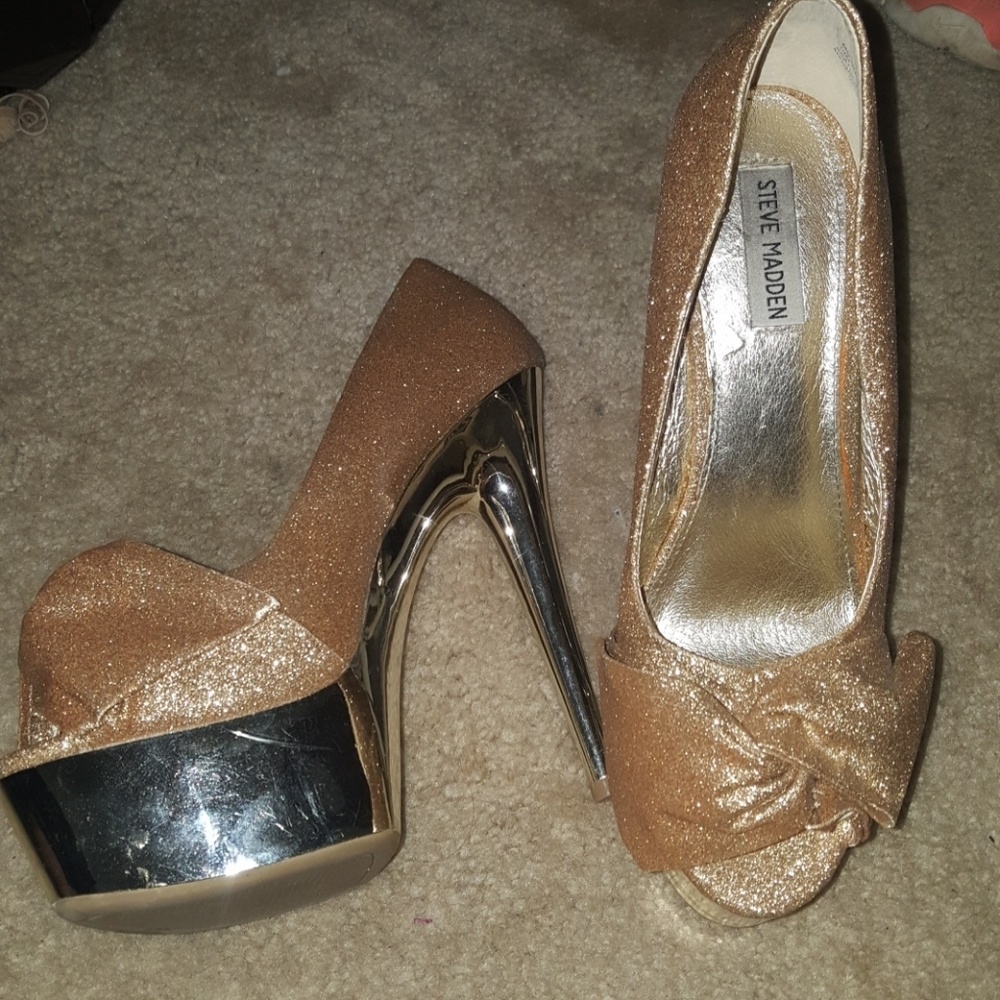 New! Glitter gold platform heels!