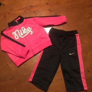 Nike set (6/9mths)