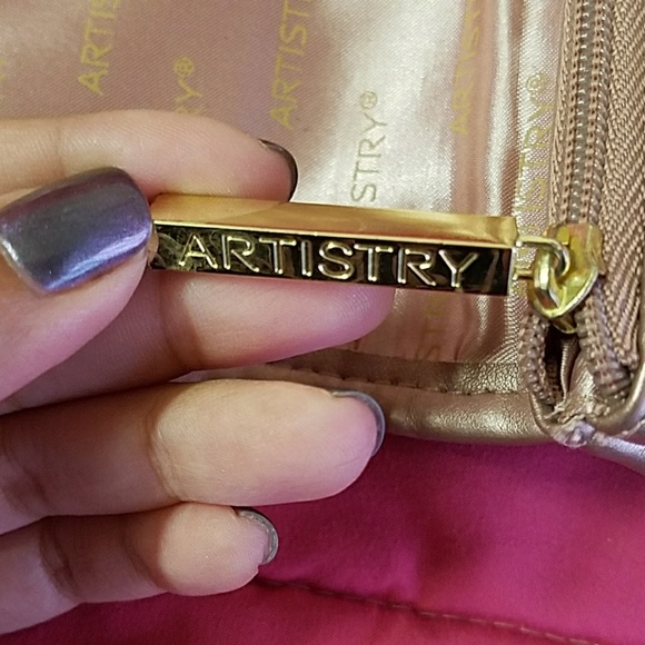 Artistry Make Up Pouch - Picture 4 of 5
