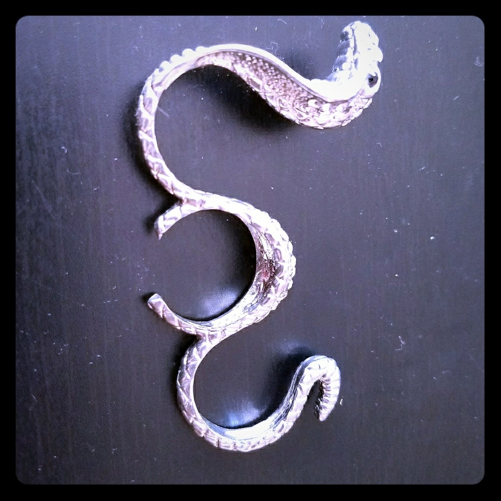 Triple finger ring