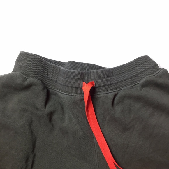 Mens Under Armour large olive drawstring shorts - Picture 5 of 5