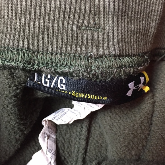 Mens Under Armour large olive drawstring shorts - Picture 2 of 5