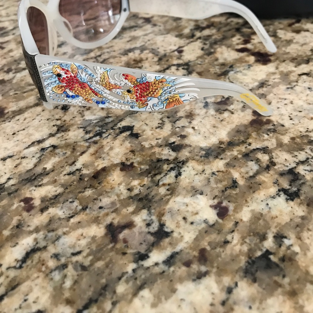 Sunglasses - image 3