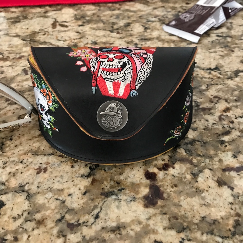 Sunglasses - image 6