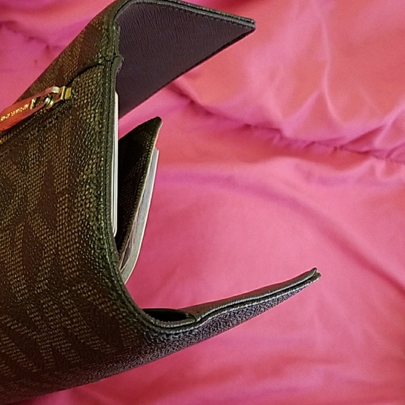 Authentic used Michael Kors trifold Long Wallet - Picture 5 of 7