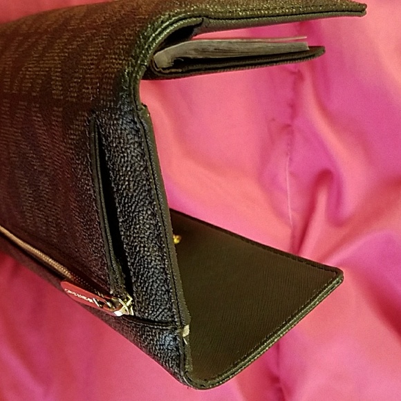 Authentic used Michael Kors trifold Long Wallet - Picture 6 of 7