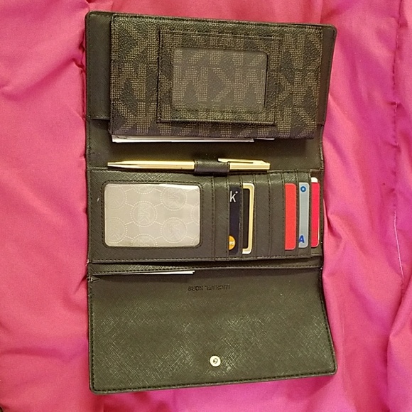 Authentic used Michael Kors trifold Long Wallet - Picture 7 of 7