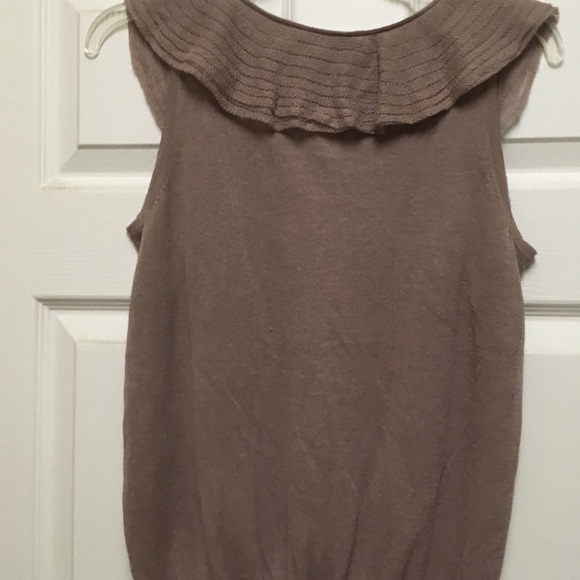 Loft,Top,SP,sleeveless,ruffle around shoulder - Picture 4 of 5