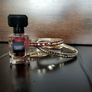 🌟Free with Purchase🌟of $15 or more