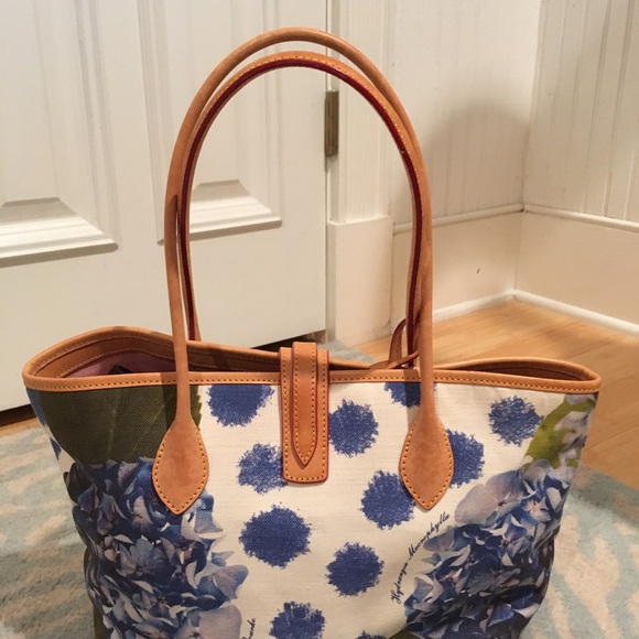 SOLD Dooney and Bourke Hydrangea Tote - Picture 2 of 8