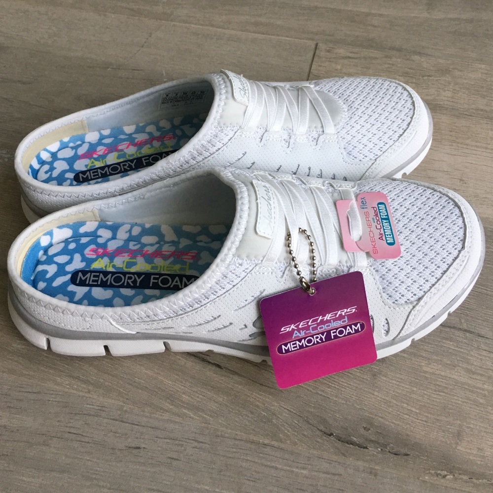 ⭐️BLACK FRIDAY SALE⭐️ Skechers Sneakers