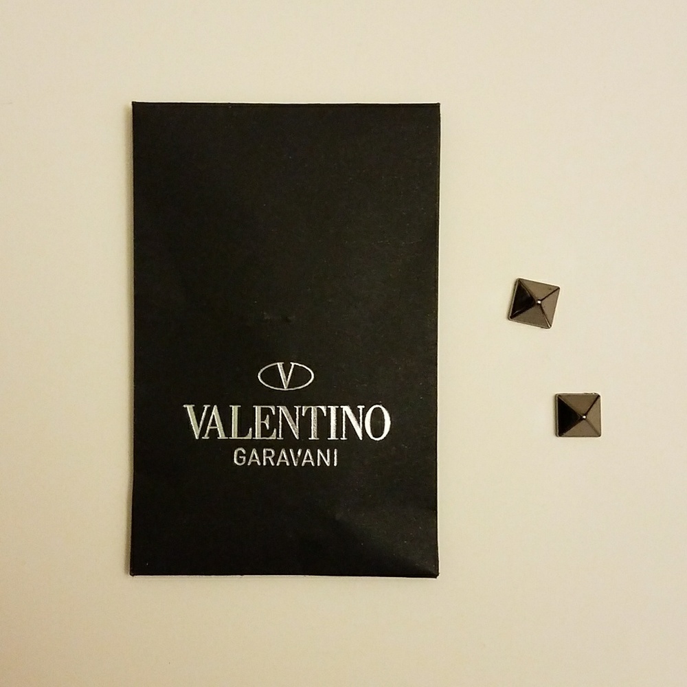 Replacement Valentino Silver Rock Studs