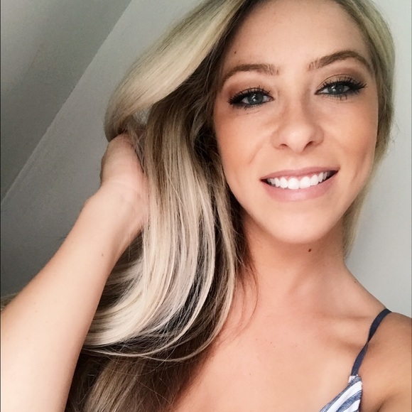 Meet your Posher, Jennifer - Picture 1 of 1