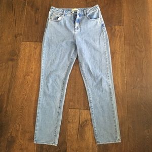 Brandy Melville Mom Jeans High Waisted