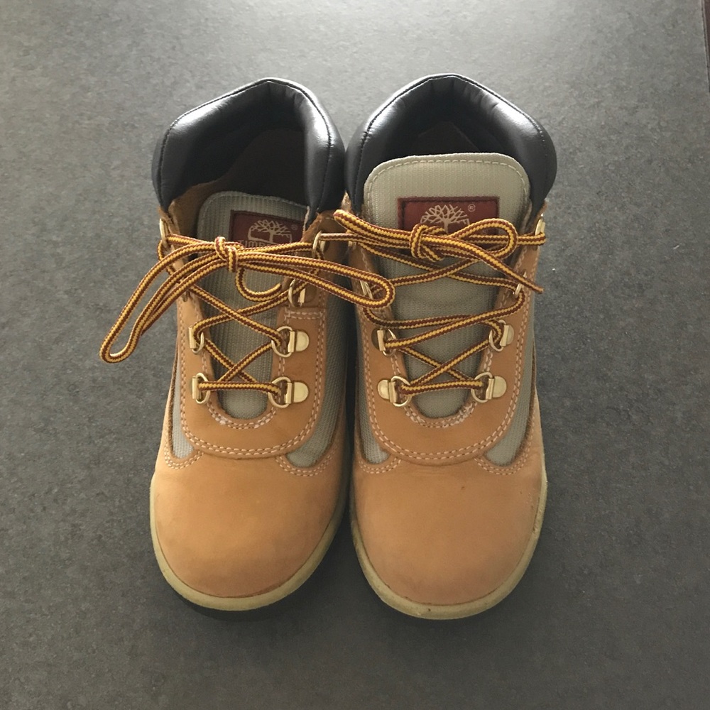 ❌SOLD❌TImberland Mid-boots. Size 3. Wheat💫