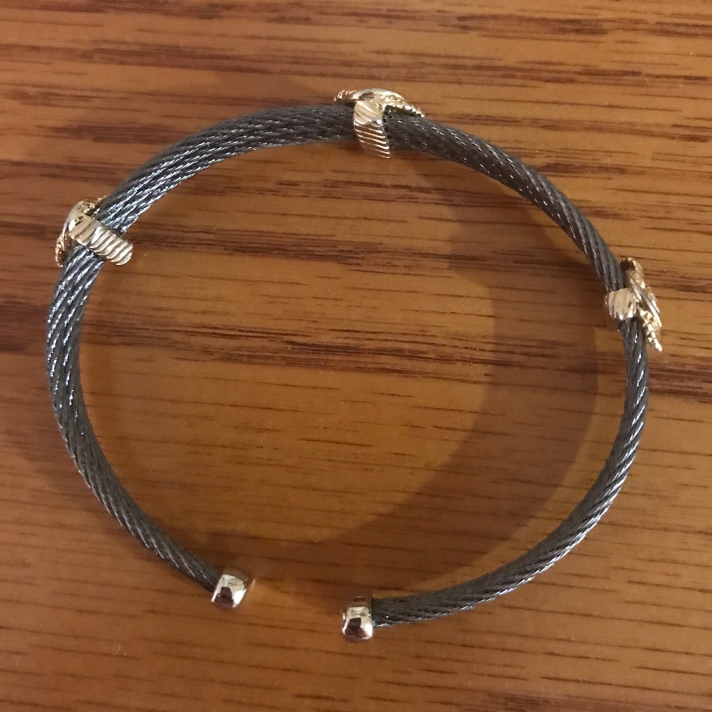 Costume jewelry bracelet