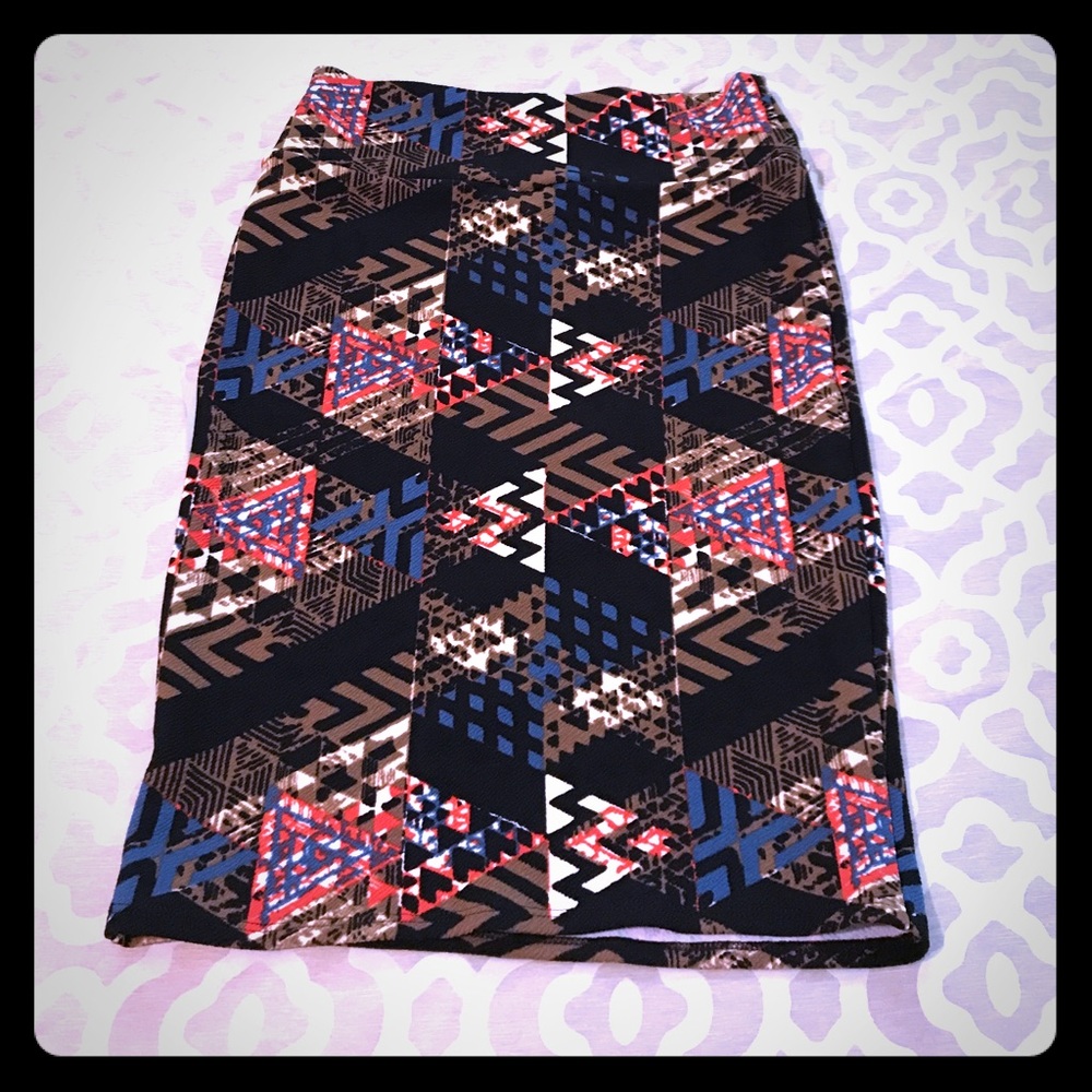 LuLaRoe Cassie - MAKE OFFER!
