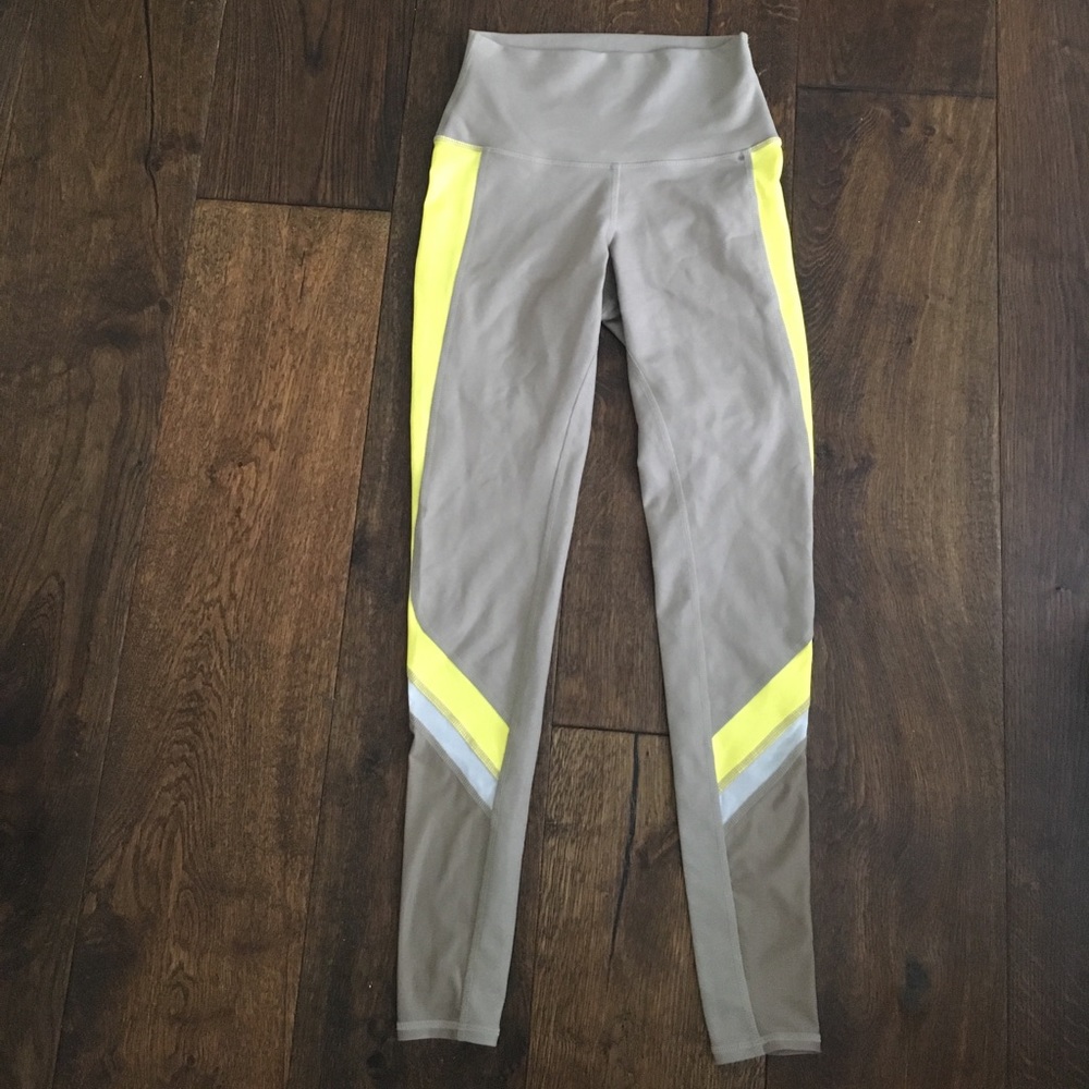 Alo Yoga High Waisted Airbrush Leggings